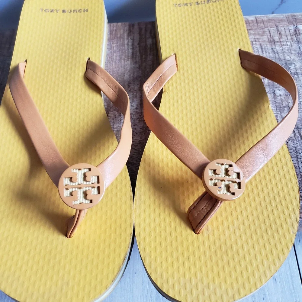 Tory Burch Sandals Womens 7 Yellow Leather Logo Thin Strap Flip Flop Beach